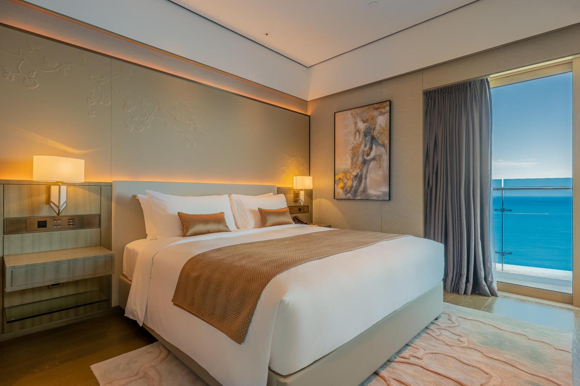 Howard Johnson Plaza By Wyndham Blue Bay Sihanoukville Exterior foto