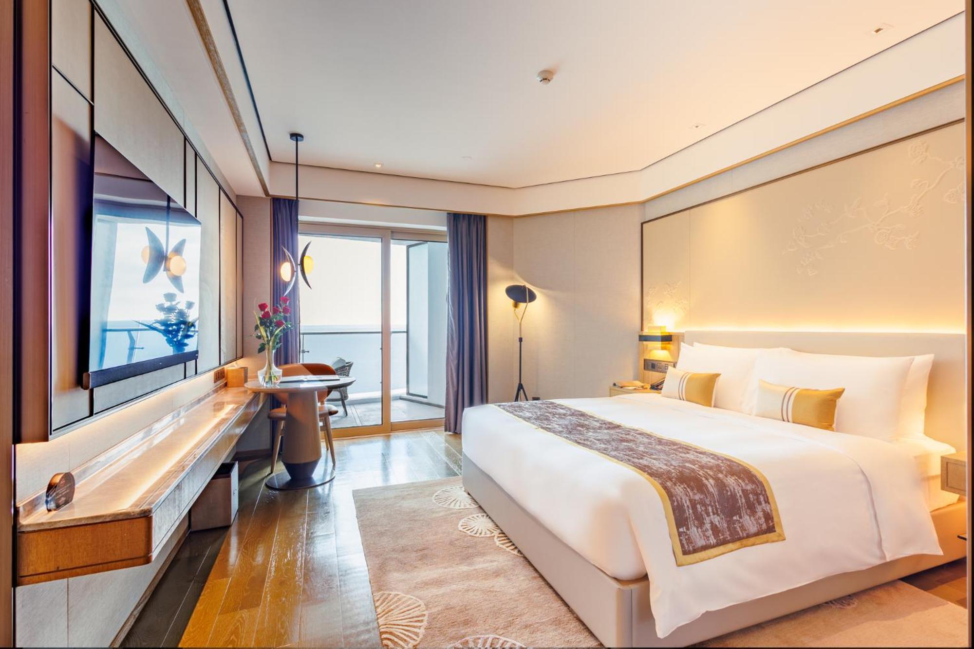 Howard Johnson Plaza By Wyndham Blue Bay Sihanoukville Exterior foto